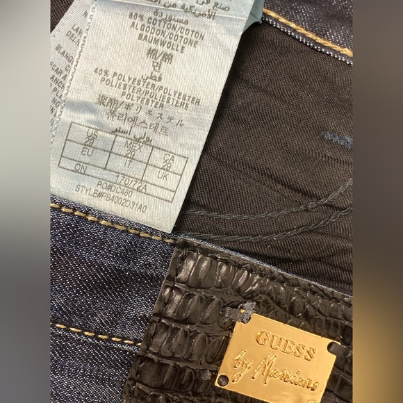 Guess By Mariciano Blue Butted Jean 👖
•Great condition - Picture 5 of 6